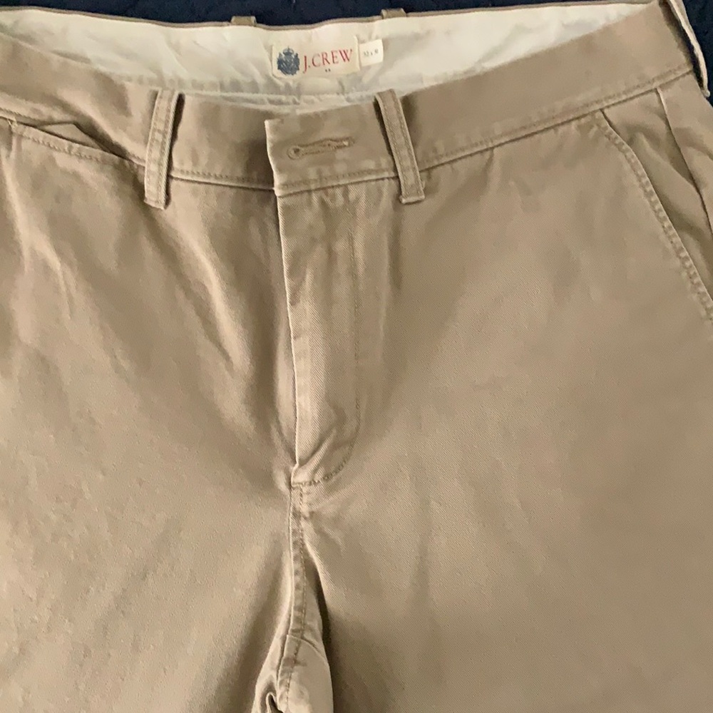 Men’s khaki pants